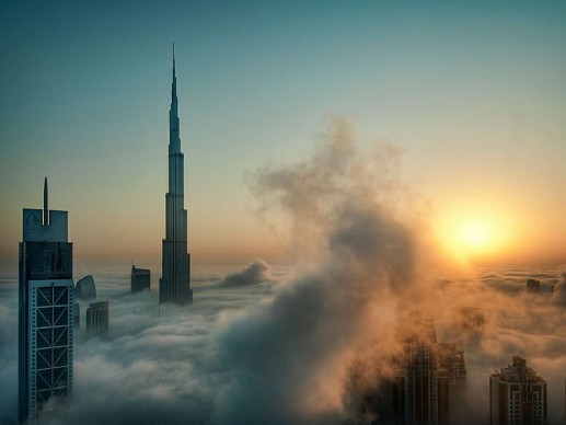 Skyscrapers, Dubai (Nhà Chọc Trời, Dubai) Tác giả: Catalin Marin