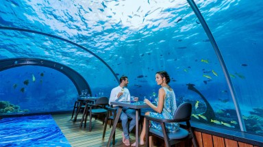 Ăn ngon tại nhà hàng dưới nước lớn nhất thế giới 