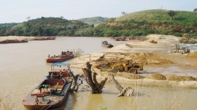  Tạm dừng khai thác cát trên sông Đồng Nai thuộc địa phận tỉnh Lâm Đồng
