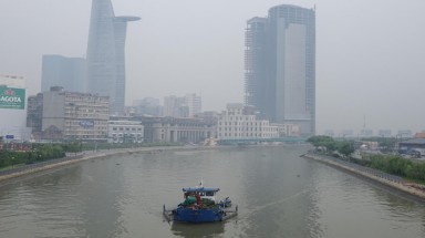  TP.HCM se lạnh mù "như sương", người Sài Gòn ra đường cần đeo khẩu trang