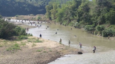  Điện Biên: Vỡ bể chứa chất thải của nhà máy chế biến tinh bột sắn, suối Nậm Núa ô nhiễm nghiêm trọng 