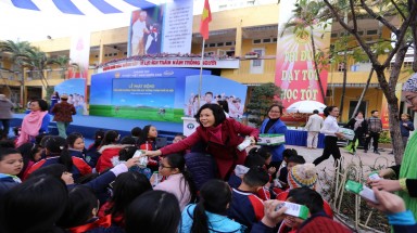  Hà Nội đồng loạt cho trẻ em uống sữa học đường từ năm 2019