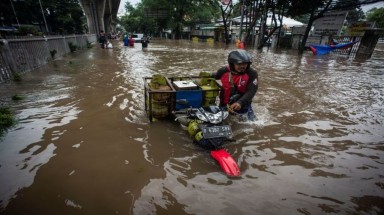  Indonesia sơ tán hơn 1.000 dân do lũ lụt nghiêm trọng ở thủ đô