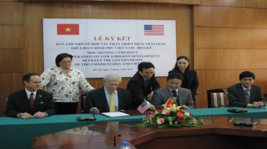  Việt Nam và Hoa Kỳ hợp tác phát triển phát thải thấp 