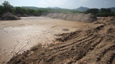  Vỡ đập thải mỏ vàng Bồng Miêu: Do doanh nghiệp phá bờ đập
