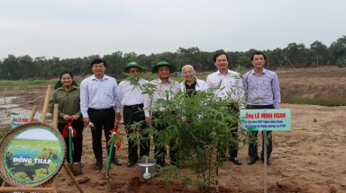  Bộ trưởng Lê Minh Hoan phát động chương trình trồng 1 tỉ cây xanh tại Đồng Tháp