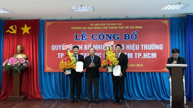  Trao quyết định bổ nhiệm 2 Phó hiệu trưởng Trường ĐH Nông Lâm TPHCM