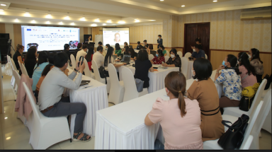  Hội thảo Chia sẻ kinh nghiệm từ các Dự án thí điểm triển khai cùng với các nữ lao động phi chính thức tại Việt Nam