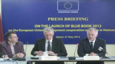  Phái đoàn Liên minh Châu Âu Ra mắt "Sách Xanh EU 2012" 