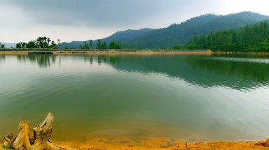Khám phá vẻ đẹp của những hồ đập ở Nghi Xuân
