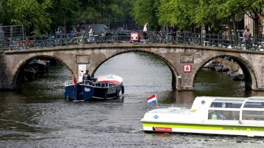 Bảo vệ môi trường, Amsterdam cấm xe chạy bằng xăng, dầu diesel