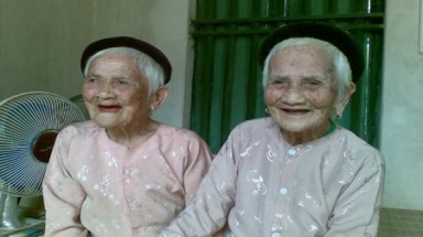  Cặp song sinh sống lâu nhất Việt Nam