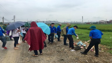 Bắc Ninh: Chung tay bảo vệ môi trường đồng ruộng