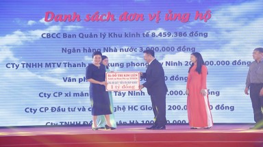 Lãnh sự Nam phi ủng hộ Quỹ Đền ơn đáp nghĩa tại Tây Ninh