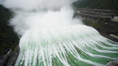  Hồ thủy điện Chiết Giang mở toàn bộ cửa xả lũ