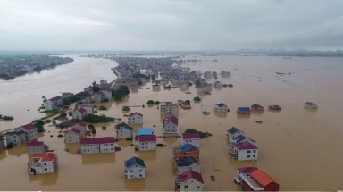  Nước vượt mốc trận "đại hồng thủy" năm 1998 trên một đoạn sông Dương Tử