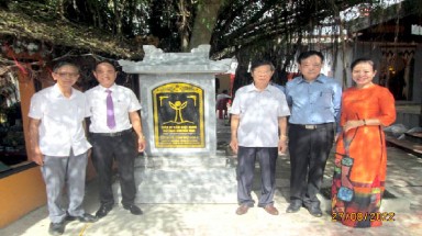  Cây Sanh ôm trọn ngôi miếu cổ ở Hải Phòng được vinh danh Cây Di sản Việt Nam