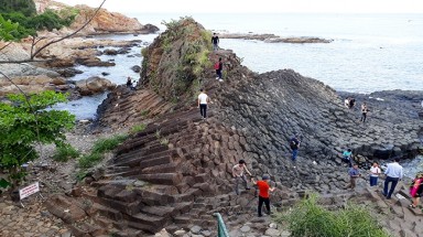  Cận cảnh các gành đá đĩa mới được phát hiện ở Phú Yên