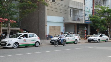   Đà Nẵng: Đi taxi 60.000 đồng, bị "chém" 700.000