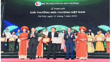  Cụm Trang trại bò sữa Vinamilk Đà Lạt được trao Giải thưởng Môi trường Việt Nam
