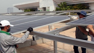  Điện mặt trời áp mái: Đầu tư chựng lại chờ giá mua điện mới