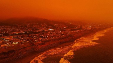  Bầu trời vùng Bay Area, California rực màu cam lửa