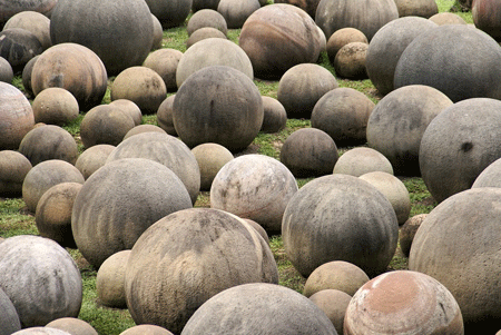  Những quá bóng bằng đá 12 nghìn năm tuổi