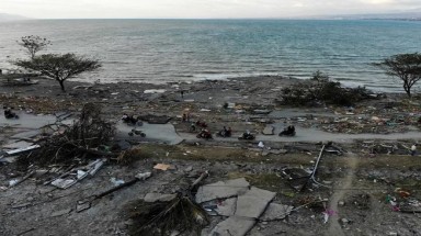  4 ngày sau thảm họa kép, Indonesia lại hứng thêm động đất