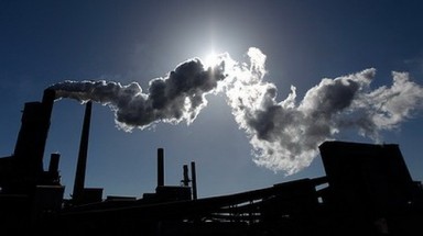 Úc thông qua luật thuế carbon