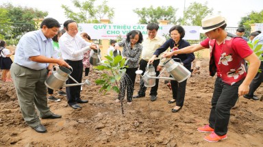  Vinamilk chung. tay bảo vệ môi trường Thủ đô thông qua quỹ 1 triệu cây xanh cho Việt Nam