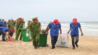  Lan tỏa chiến dịch “Hãy làm sạch biển”