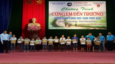 Hội Bảo tồn lan rừng Việt Nam đồng hành cùng học sinh nghèo vượt khó tỉnh Hải Dương