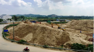  Xôn xao "núi" cát khủng do vợ Chánh văn phòng UBND tỉnh Quảng Ngãi làm chủ vi phạm