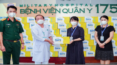  Chiến dịch “Bạn Khỏe Mạnh, Việt Nam Khỏe Mạnh”:Vinamilk trao tặng thêm 100.000 sản phẩm Sure Prevent Gold đến các y bác sĩ tuyến đầu