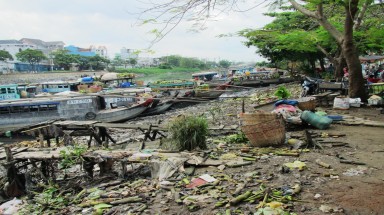  Quận 8: Ô nhiễm trầm trọng ở Bến Phú Định 