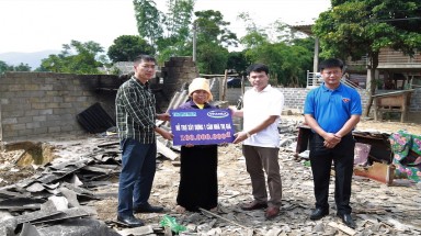  Vinamilk hỗ trợ 3 tỷ đồng cho người dân vùng lũ 3 tỉnh Yên Bái, Hòa Bình và Thanh Hóa 