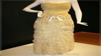  Váy làm từ hơn 700 bao cao su