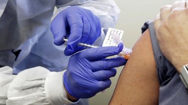  Vaccine Moderna hiệu quả 94,5%