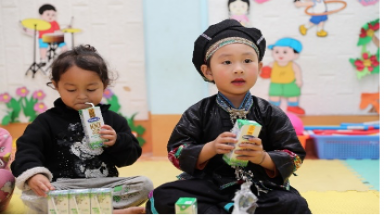  Vinamilk và Quỹ sữa vươn cao Việt Nam tặng 94.000 ly sữa cho trẻ em Hà Giang