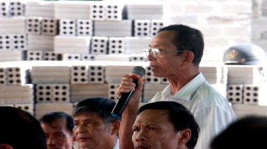  Dân giữ người để phản đối dự án điện mặt trời tại Bình Định