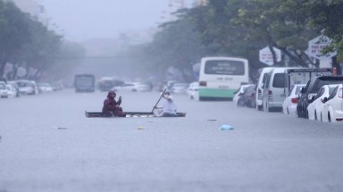  Đường phố Đà Nẵng biến thành sông sau mưa lớn