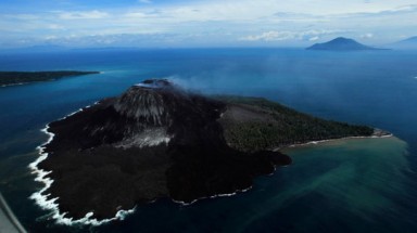  Sóng thần "núi lửa" tấn công Indondesia, 168 người thiệt mạng