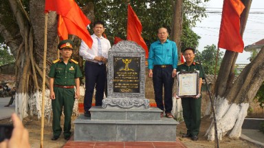 Lễ trao bằng công nhận cây di sản tại xã Kim Anh, huyện Kim Thành, tỉnh Hải Dương
