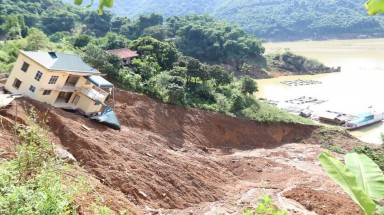  Mô hình phân vùng cảnh báo sạt lở đất ở miền núi Việt Nam