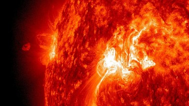  Bão Mặt Trời lớn nhất trong nhiều năm, gây gián đoạn tín hiệu vô tuyến trên Trái Đất