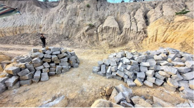  Gia Lai: Lợi dụng cải tạo ruộng để khai thác đất, đá